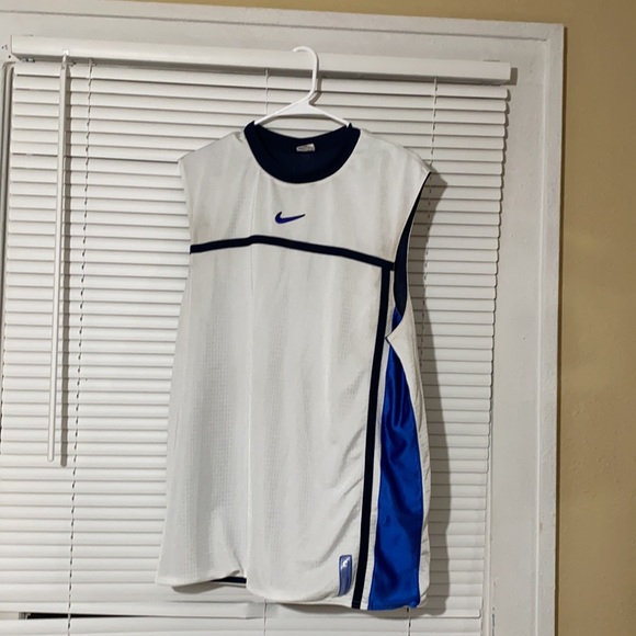 Nike Reversible Basketball 🏀 Jersey - Picture 4 of 4